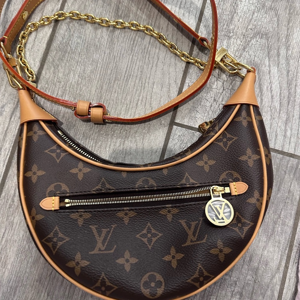 Louis Vuitton loop bag